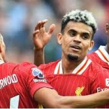 Liverpool fører med 8 point